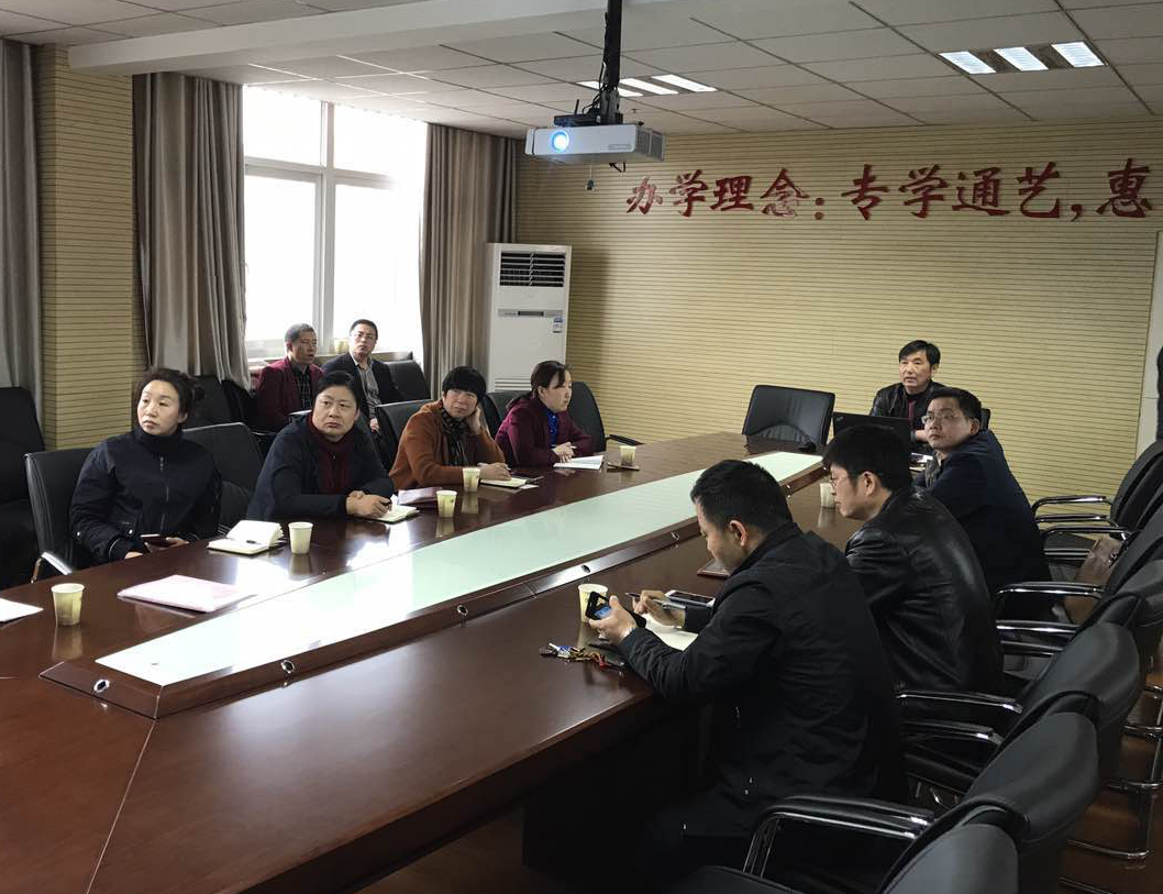 姚副区长一行来到了南京市化工园区教师发展中心.jpg